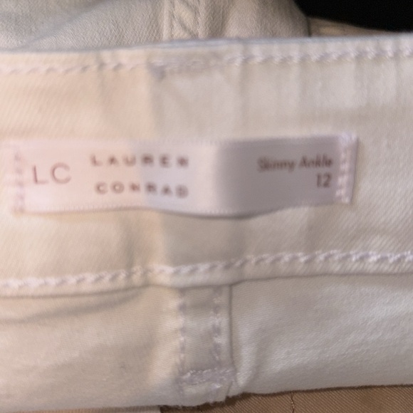 Lauren Conrad skinny ankle jeans  button front /distressed  stretch
Cream NWT 12 - Picture 11 of 12